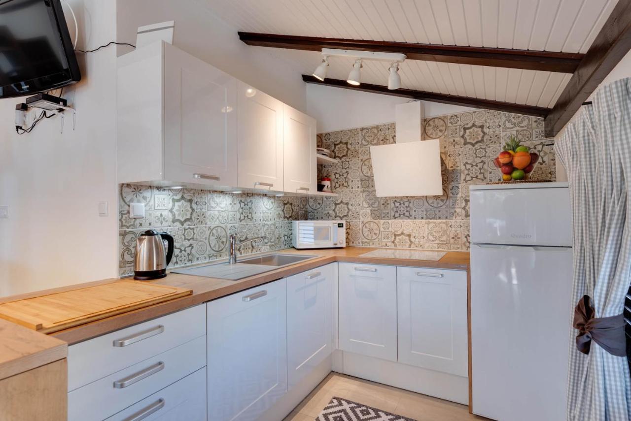 Apartments Fijan Драге Екстериор снимка