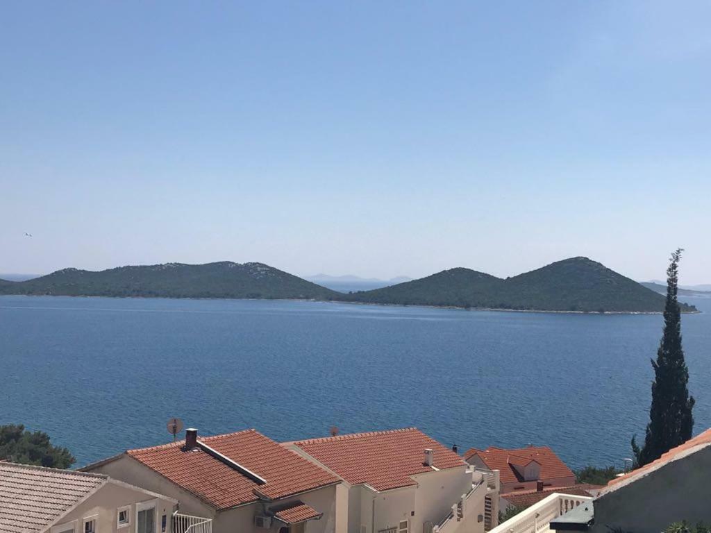 Apartments Fijan Драге Екстериор снимка